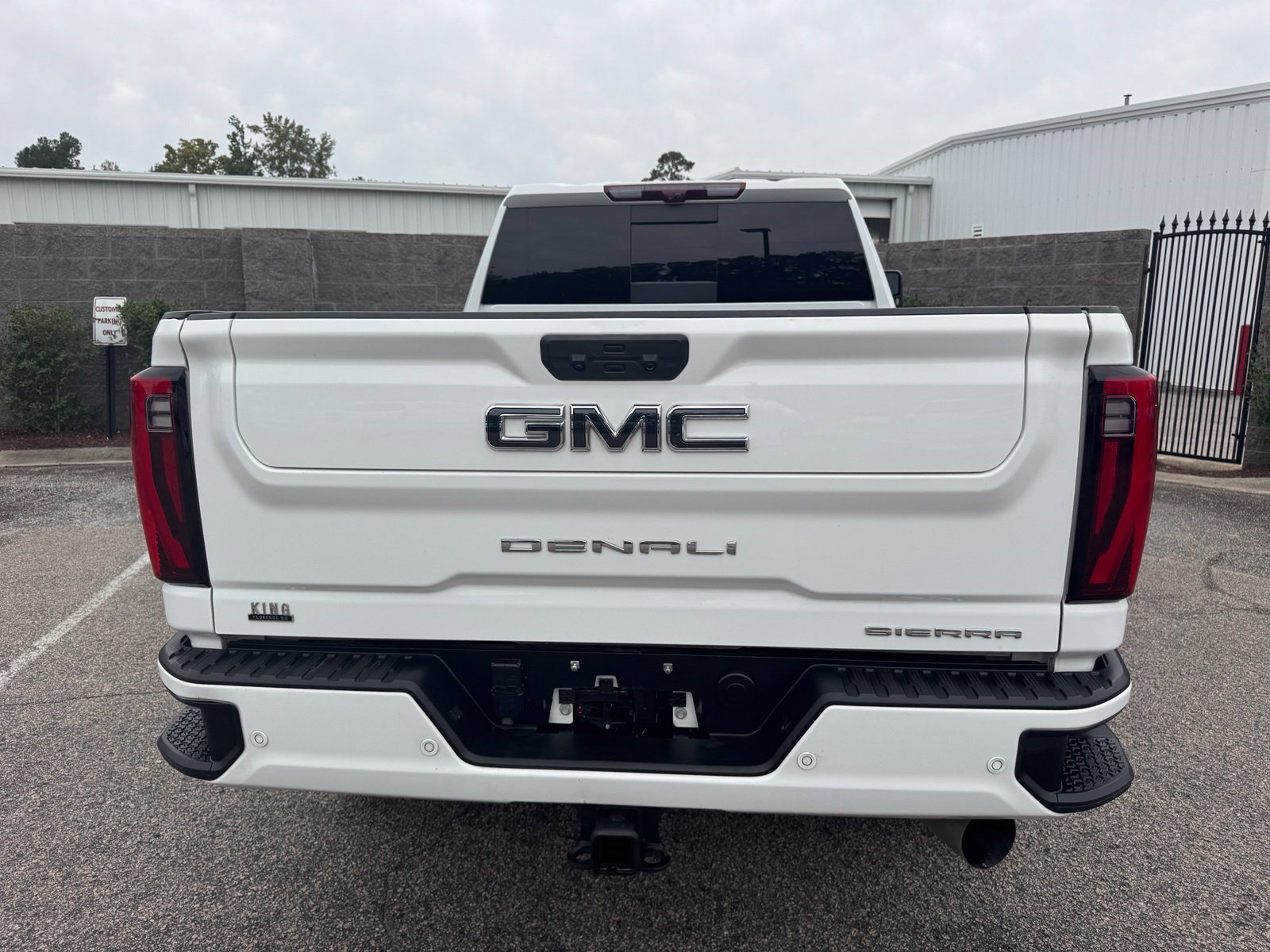 Used 2024 GMC Sierra 2500 Denali Ultimate AWD/4WD image 16