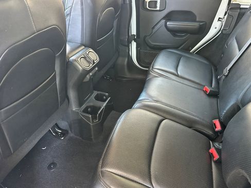 Used 2018 Jeep Wrangler Unlimited Sport S AWD/4WD image 26