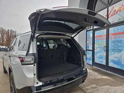 Used 2021 Chevrolet Traverse Premier w/ Redline Edition image 90