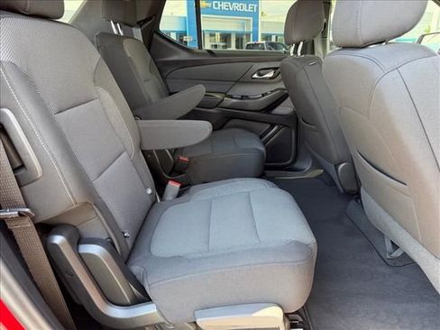 Used 2023 Chevrolet Traverse LT FWD image 11