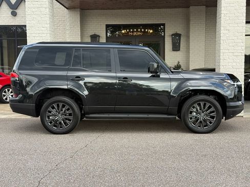 Used 2025 Lexus GX 550 w/ Cold Area Package AWD/4WD image 4