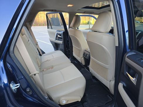 Used 2020 Toyota 4Runner SR5 Premium image 11