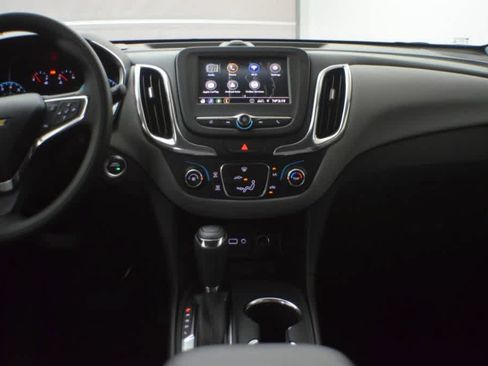 Used 2020 Chevrolet Equinox LS FWD image 18