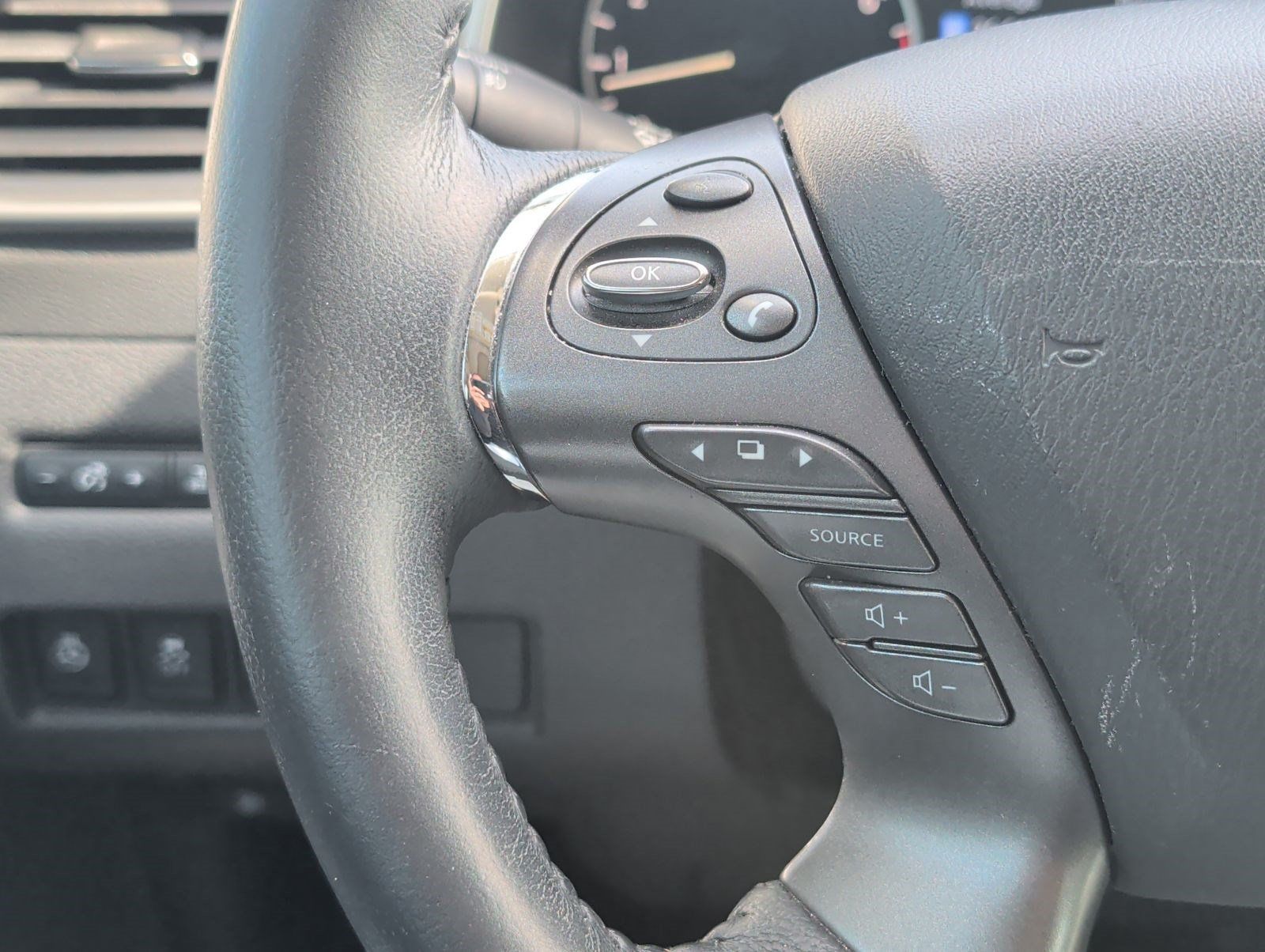 Used 2021 Nissan Murano SL w/ SL Moonroof Package FWD image 14