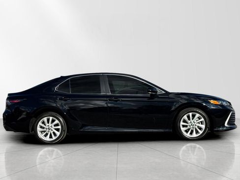 Used 2024 Toyota Camry LE image 3