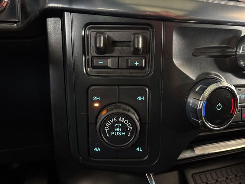 Used 2025 Ford F150 Raptor image 19