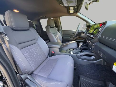 New 2026 Nissan Frontier SV w/ SV Convenience Package AWD/4WD image 9