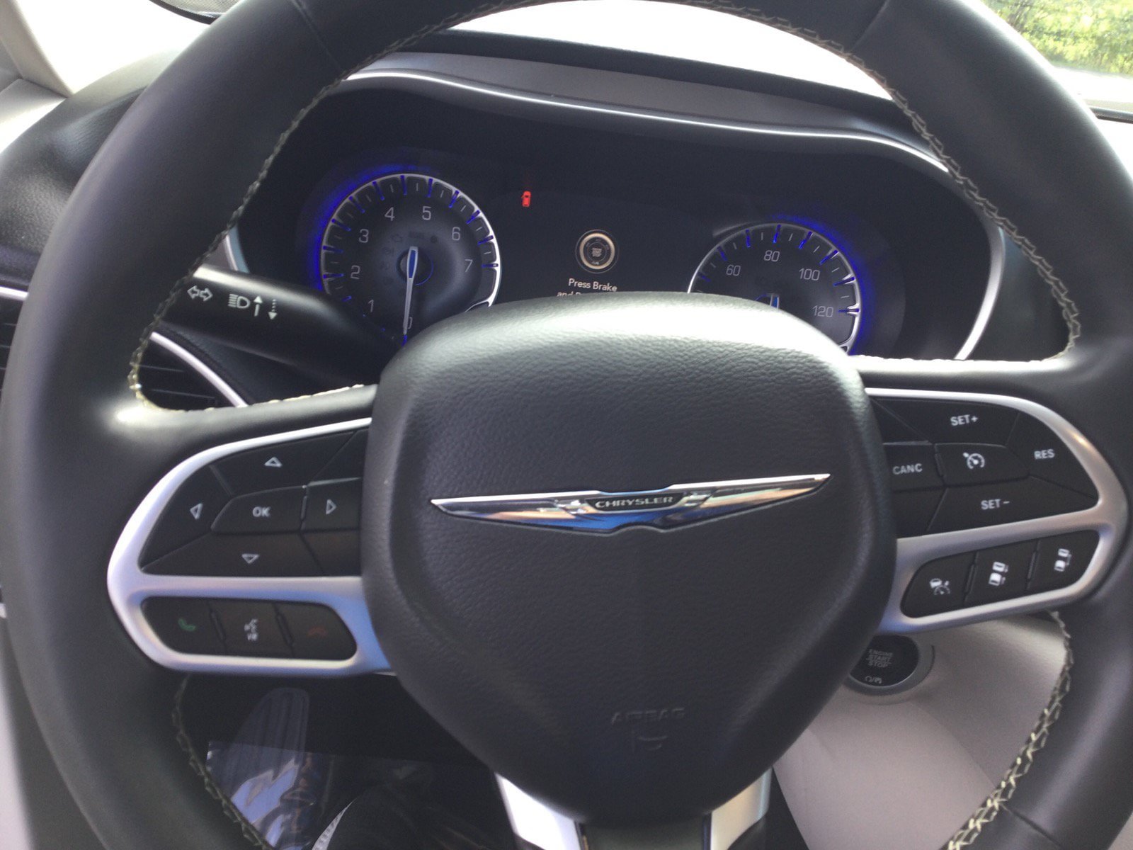 Used 2023 Chrysler Pacifica Touring-L FWD image 15