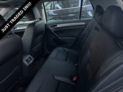 Used 2016 Volkswagen Golf SE image 10