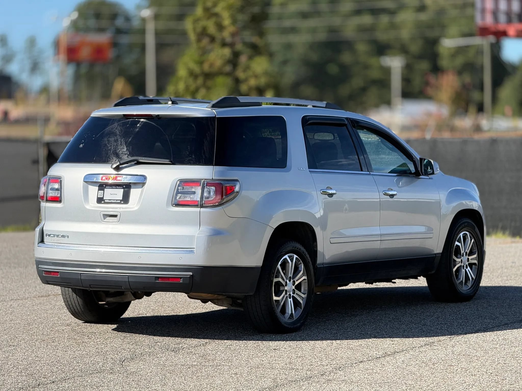 Used 2015 GMC Acadia SLT FWD image 9