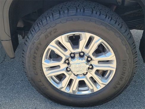 Used 2023 GMC Sierra 3500 Denali w/ Denali Ultimate Package image 10