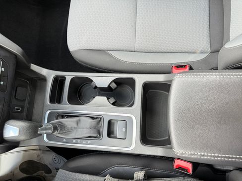 Used 2017 Ford Escape SE w/ Equipment Group 201A AWD/4WD image 26