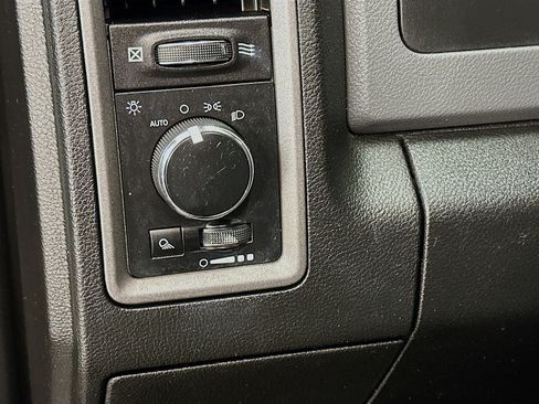 Used 2019 RAM 1500 Tradesman w/ Chrome Plus Package RWD image 17