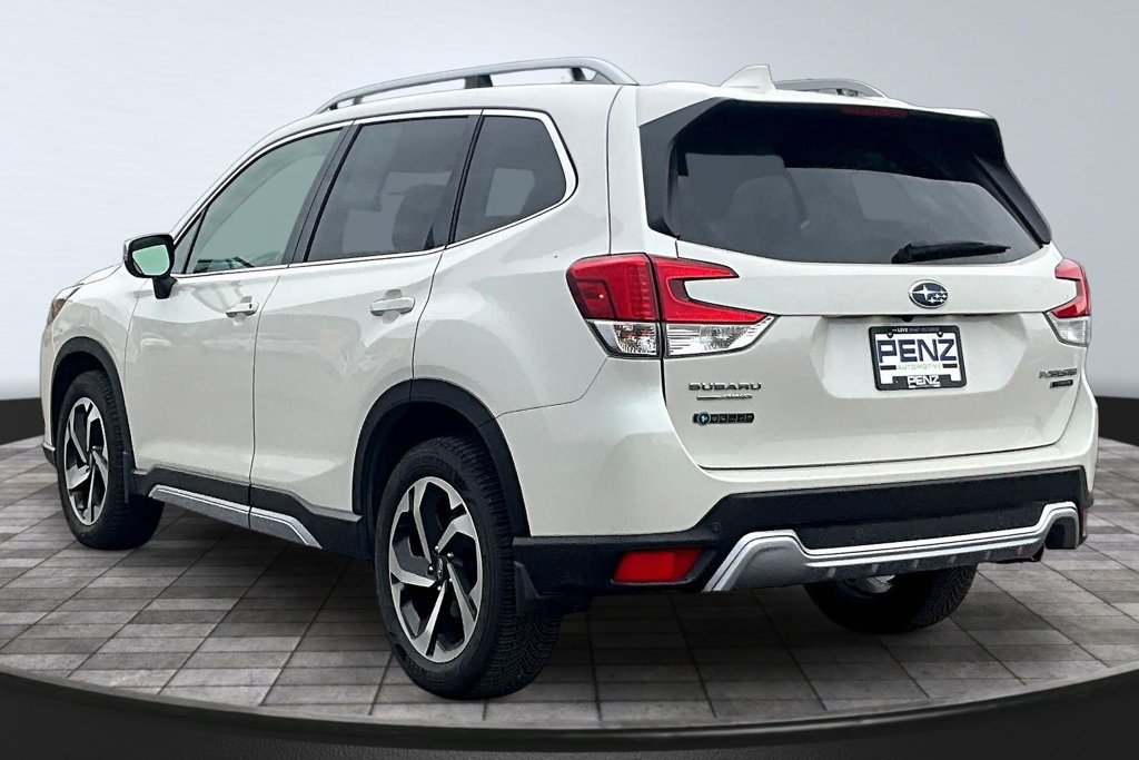 Used 2022 Subaru Forester Touring AWD/4WD image 4