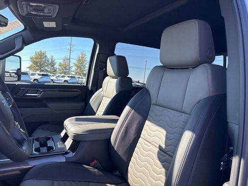 New 2025 Chevrolet Silverado 2500 ZR2 w/ Technology Package image 15