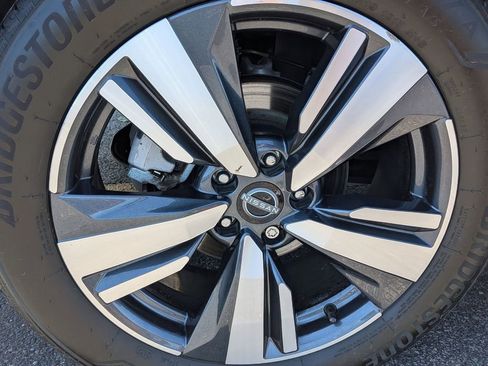 Used 2023 Nissan Rogue SL AWD/4WD image 28