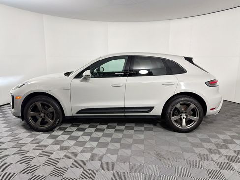 Certified 2026 Porsche Macan AWD/4WD image 2