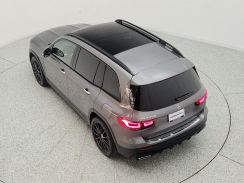 Used 2022 Mercedes-Benz GLB 250 image 28