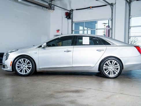 Used 2018 Cadillac XTS Luxury image 8