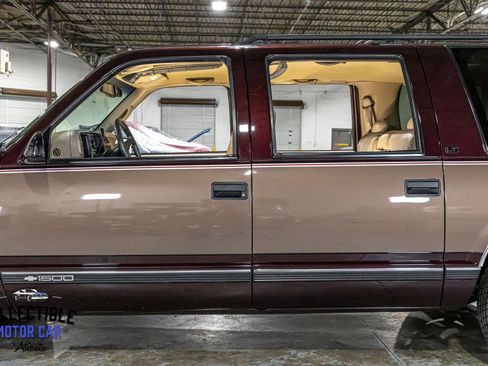 Used 1997 Chevrolet Suburban 2WD w/ Preferred Equipment Group 3 image 23