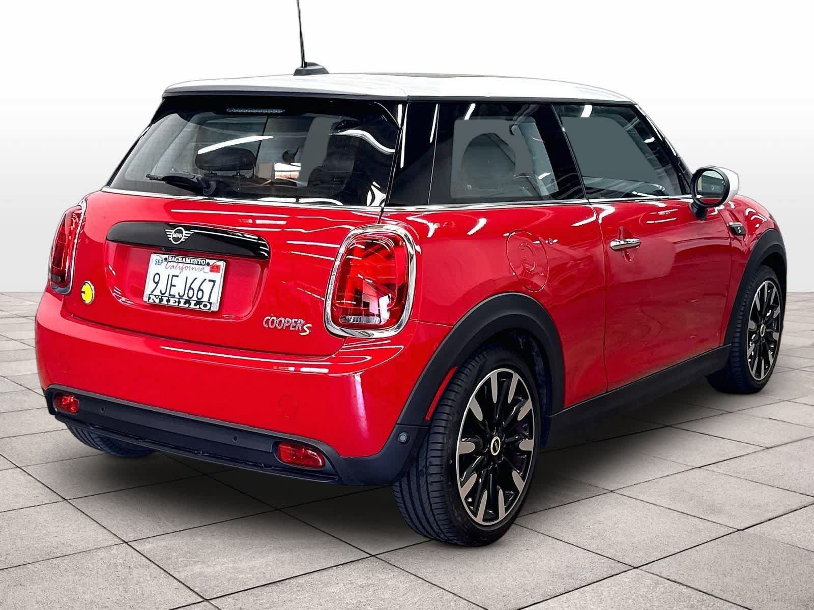 Used 2024 MINI Cooper SE FWD image 16