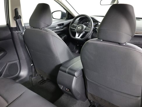 Used 2025 Nissan Altima 2.5 SV FWD image 32