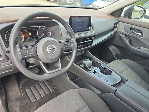 Used 2021 Nissan Rogue SV FWD image 15
