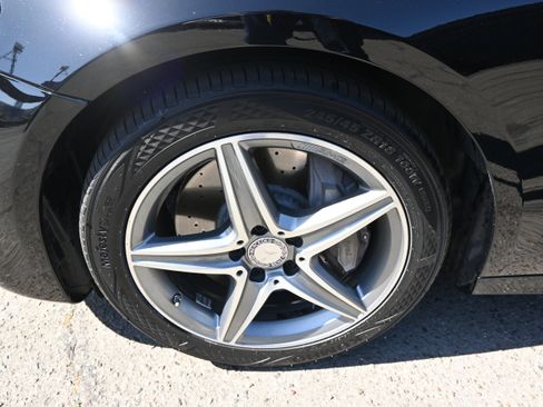 Used 2017 Mercedes-Benz E 300 image 22