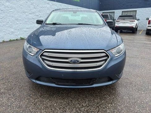 Used 2018 Ford Taurus SE FWD image 8
