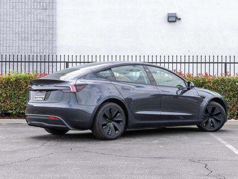 Used 2025 Tesla Model 3 Long Range RWD image 13