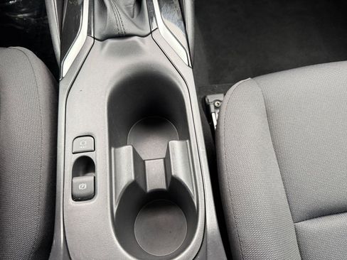 Used 2025 Toyota Corolla LE image 39