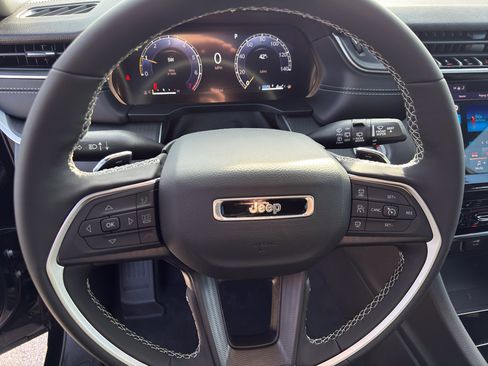 New 2026 Jeep Grand Cherokee L 4WD image 16