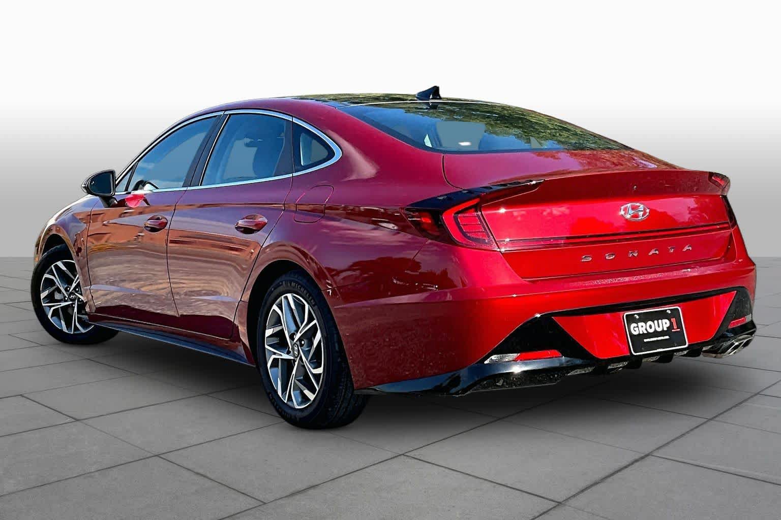 Used 2023 Hyundai Sonata SEL w/ Convenience Package FWD image 12