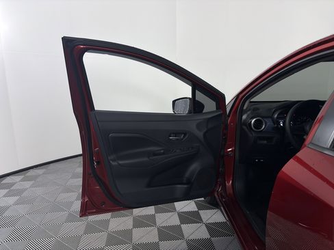 Certified 2025 Nissan Versa SV image 22