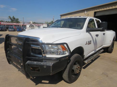 Used 2018 RAM 3500 Tradesman w/ Chrome Appearance Group AWD/4WD image 1