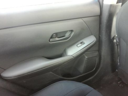 Used 2024 Nissan Sentra SV FWD image 24