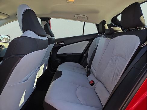 Used 2022 Toyota Prius LE image 10