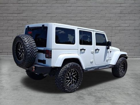 Used 2018 Jeep Wrangler Unlimited Sahara w/ Connectivity Group AWD/4WD image 12