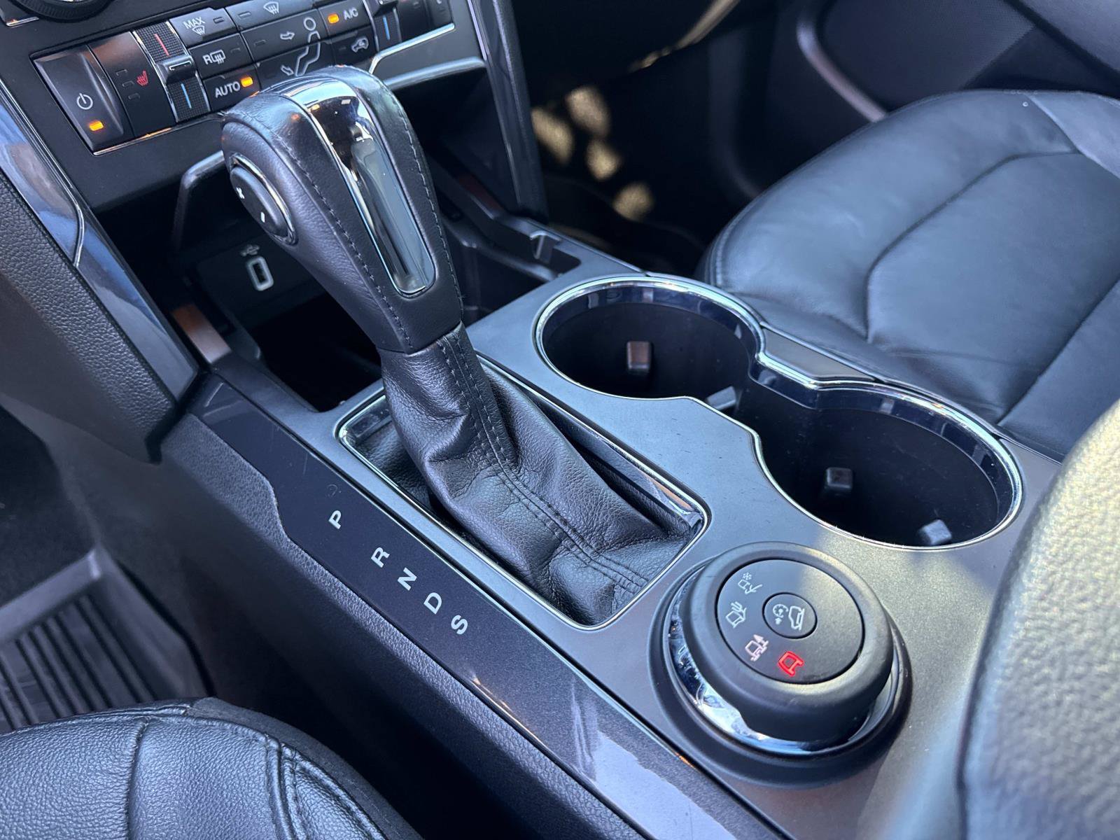 Used 2018 Ford Explorer XLT w/ Equipment Group 202A AWD/4WD image 29