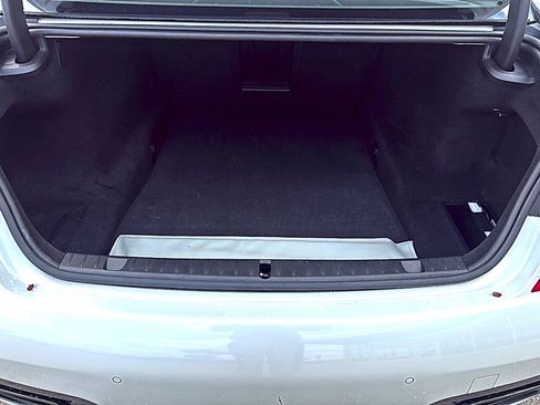 Used 2019 BMW 750i w/ Executive Package image 9