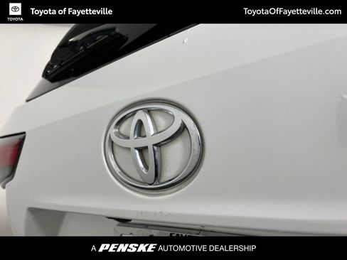 Used 2022 Toyota Highlander XLE FWD image 21