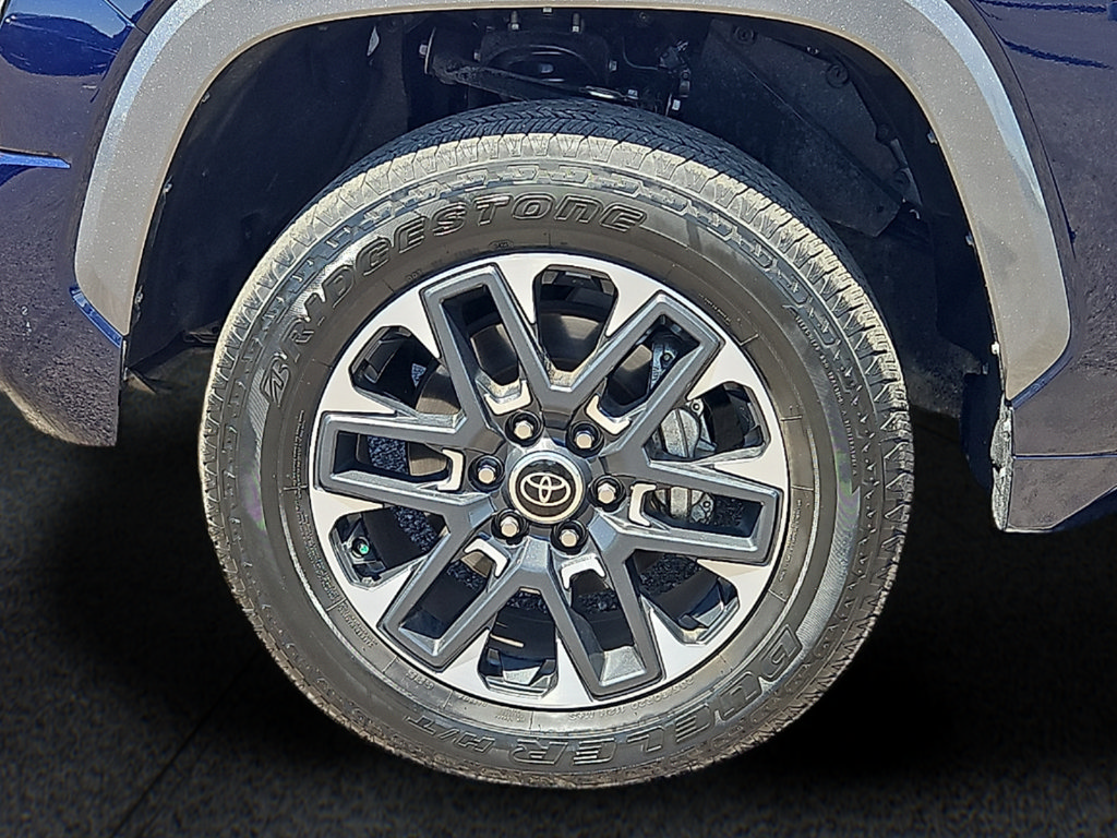 Used 2024 Toyota Tundra Limited w/ Power Package AWD/4WD image 8