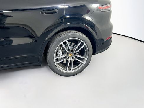 Used 2020 Porsche Cayenne Turbo image 30