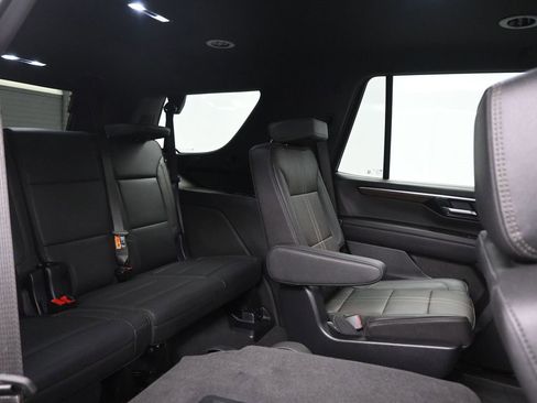 Used 2025 Chevrolet Tahoe High Country image 23