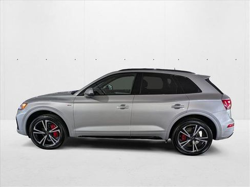 Certified 2025 Audi Q5 2.0T Premium Plus image 9