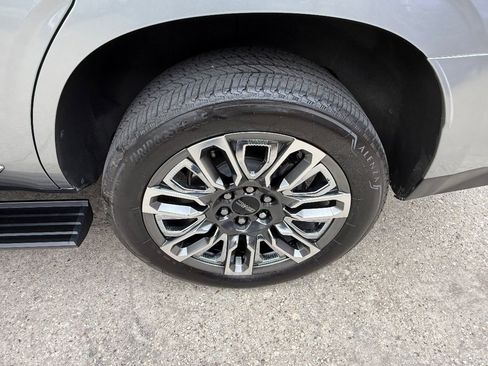 Used 2024 GMC Yukon Denali Ultimate image 11