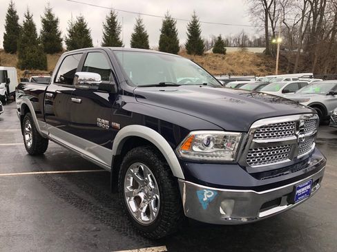 Used 2017 RAM 1500 Laramie w/ Convenience Group image 7