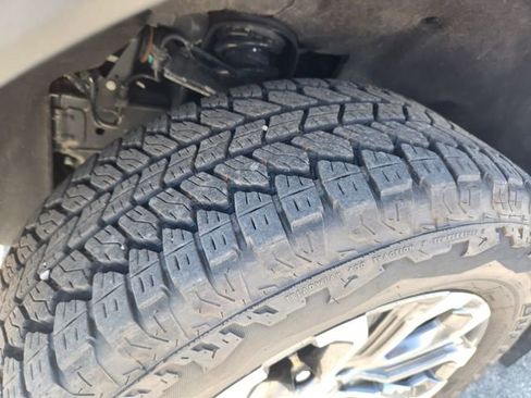 Used 2024 GMC Canyon Denali image 26