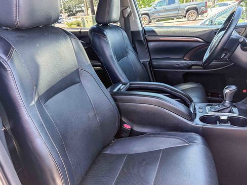 Used 2015 Toyota Highlander Limited Platinum AWD/4WD image 15