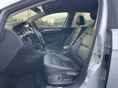 Used 2016 Volkswagen e-Golf SEL Premium image 15